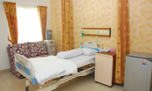kamar-1-bed-silver